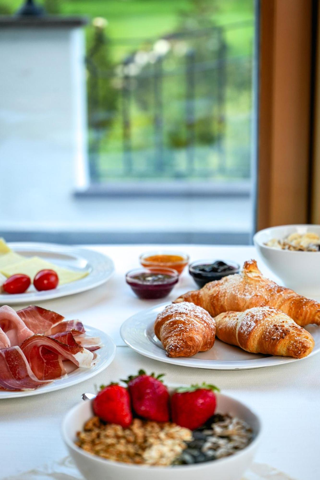 B&B Hotel Mirabel Urtijëi Dış mekan fotoğraf