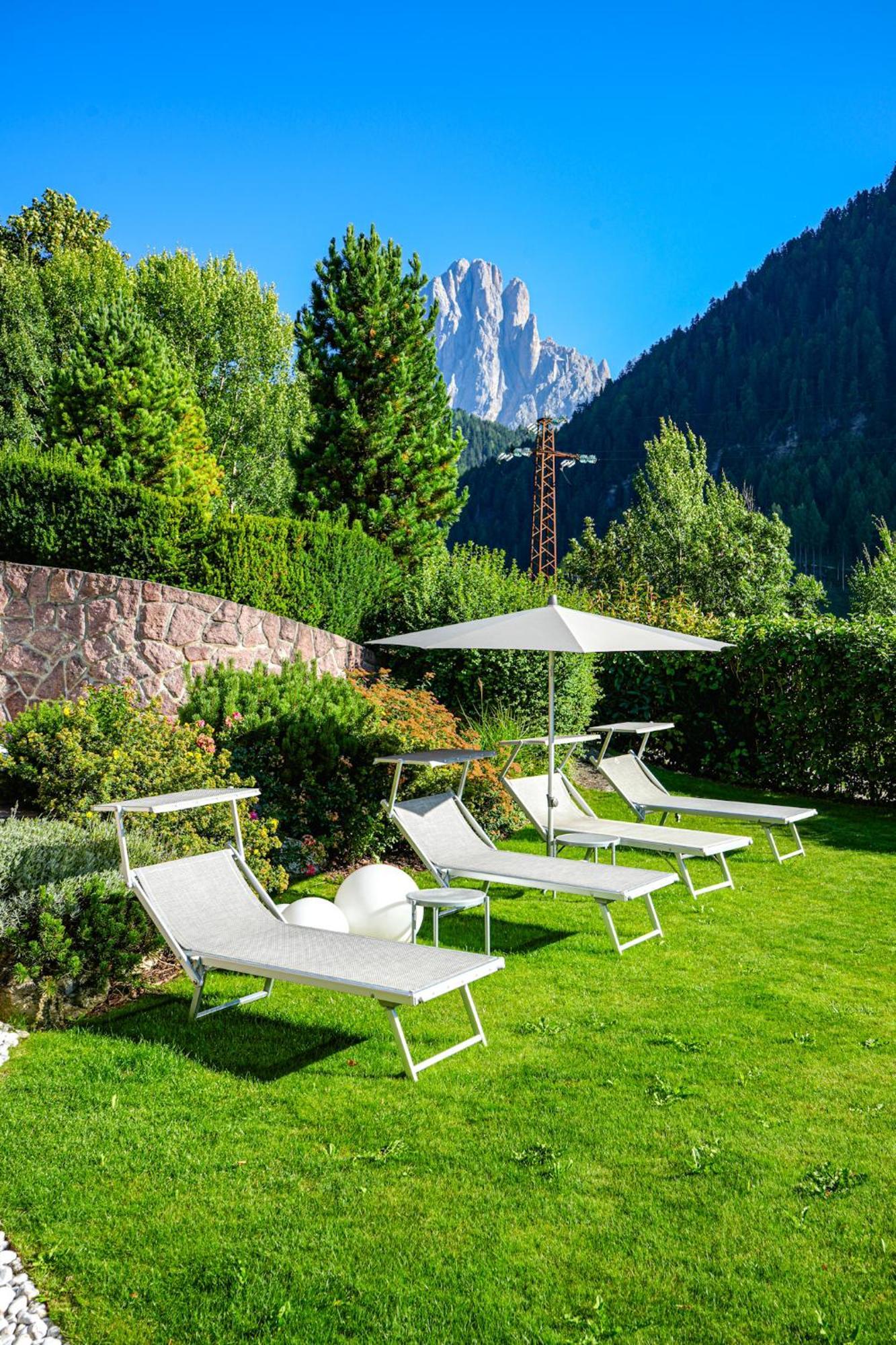 B&B Hotel Mirabel Urtijëi Dış mekan fotoğraf