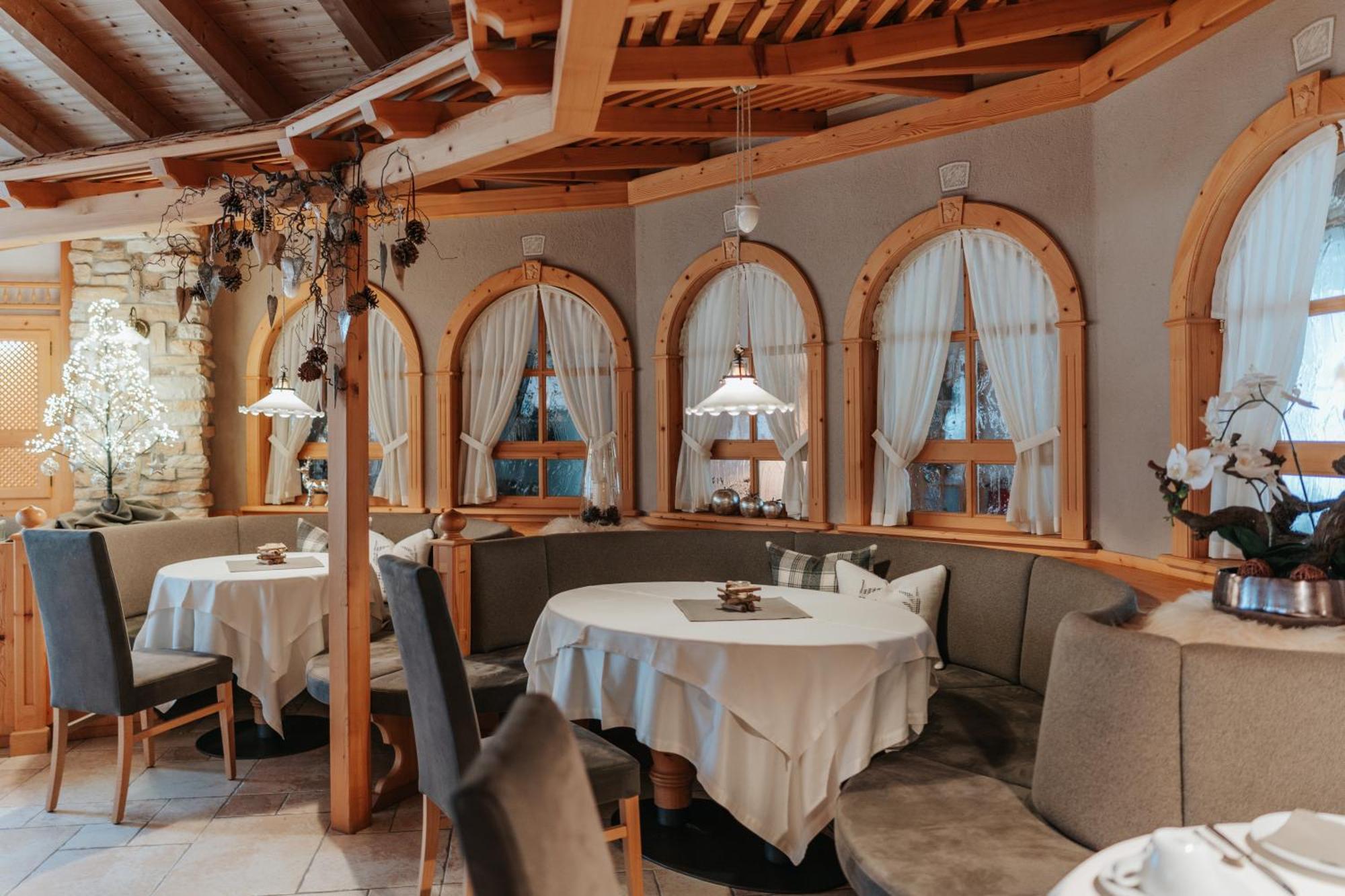 B&B Hotel Mirabel Urtijëi Dış mekan fotoğraf