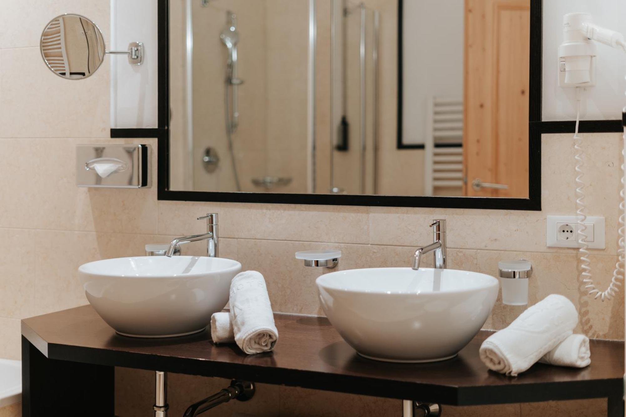 B&B Hotel Mirabel Urtijëi Oda fotoğraf
