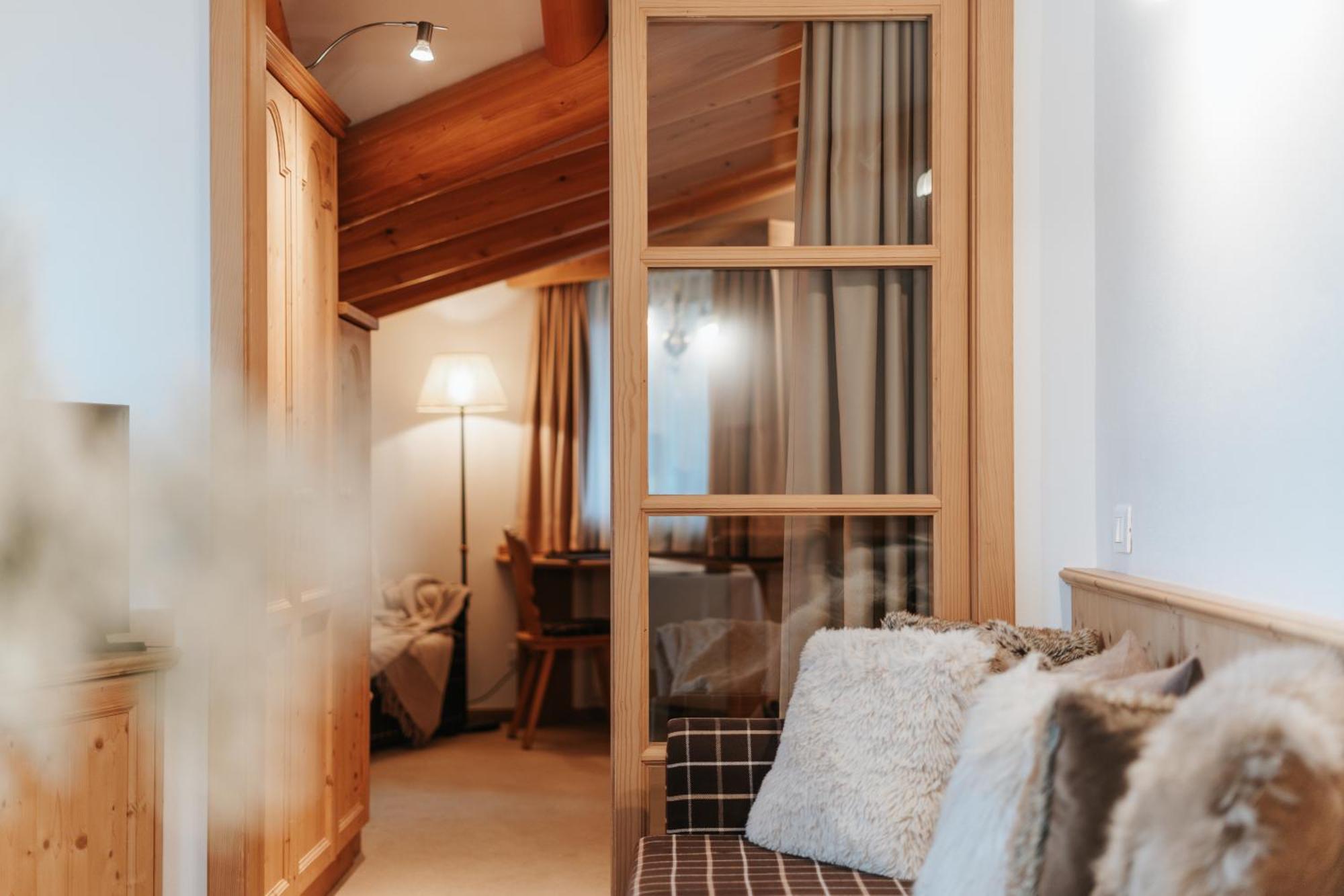 B&B Hotel Mirabel Urtijëi Dış mekan fotoğraf