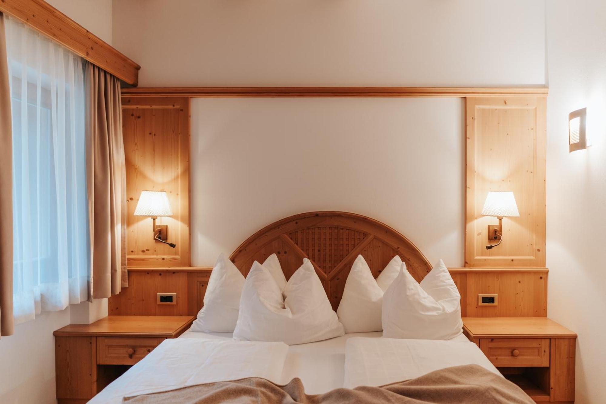 B&B Hotel Mirabel Urtijëi Oda fotoğraf