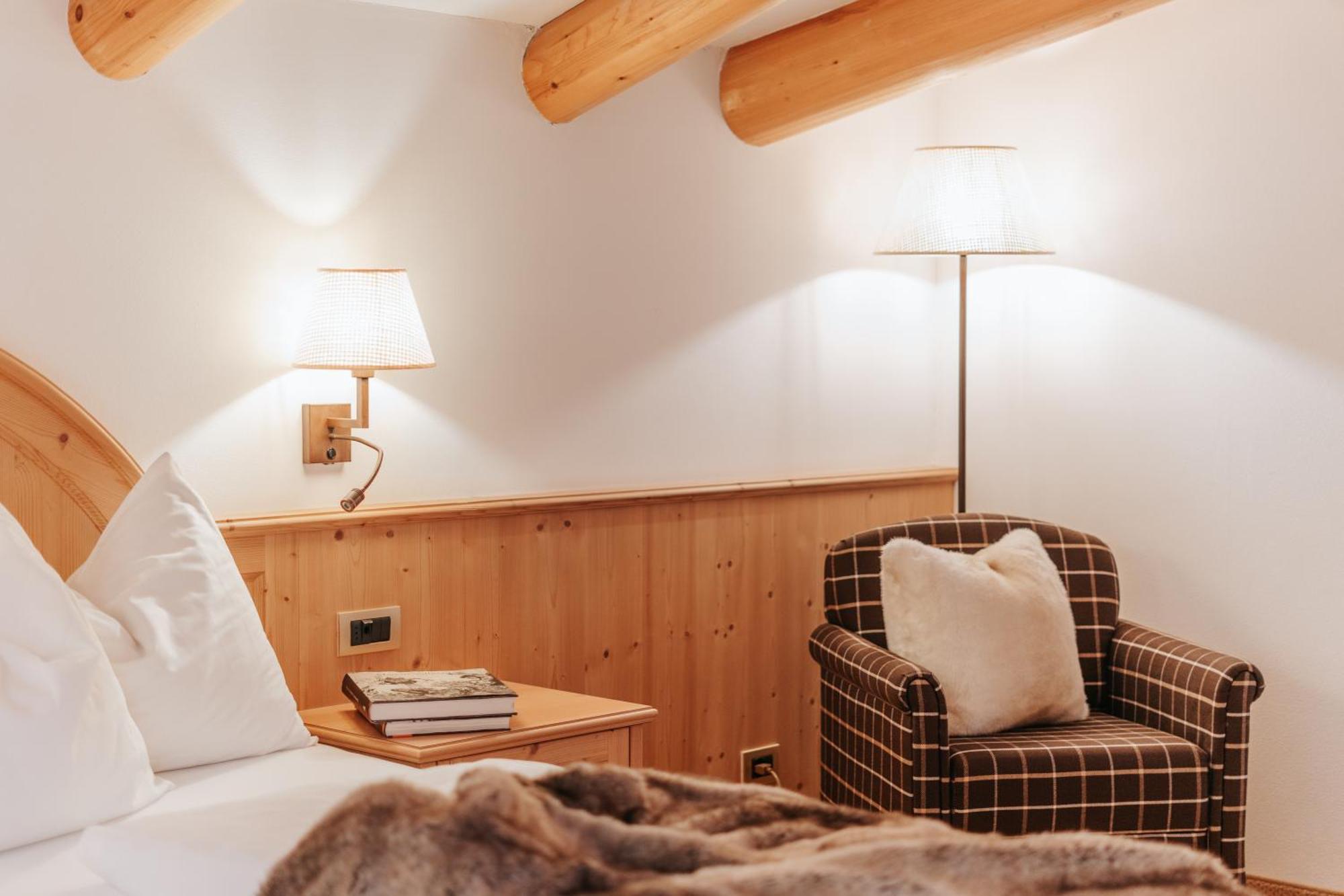 B&B Hotel Mirabel Urtijëi Dış mekan fotoğraf