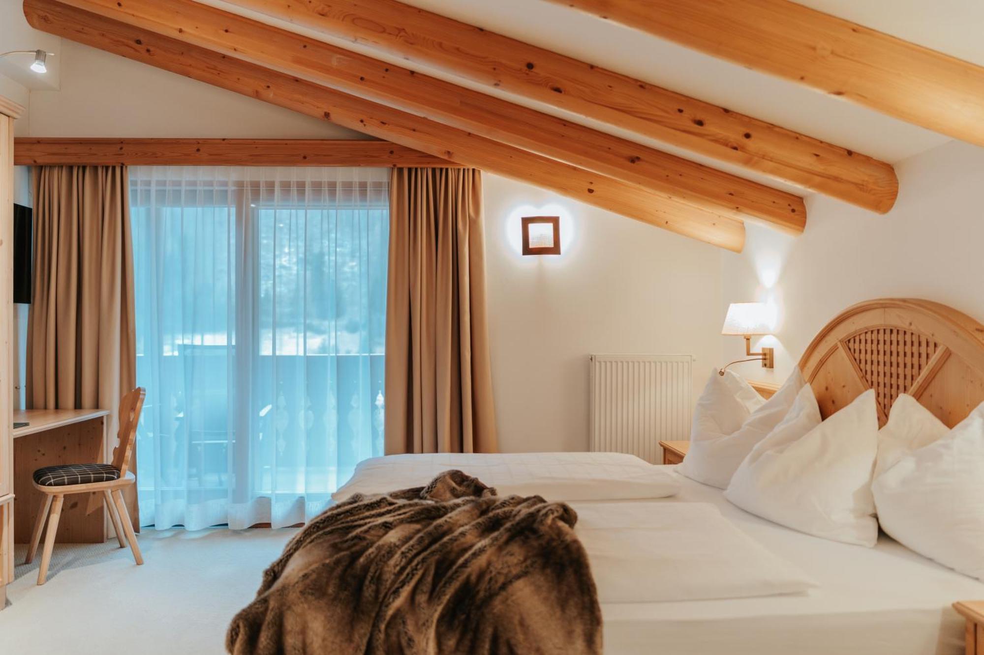 B&B Hotel Mirabel Urtijëi Oda fotoğraf
