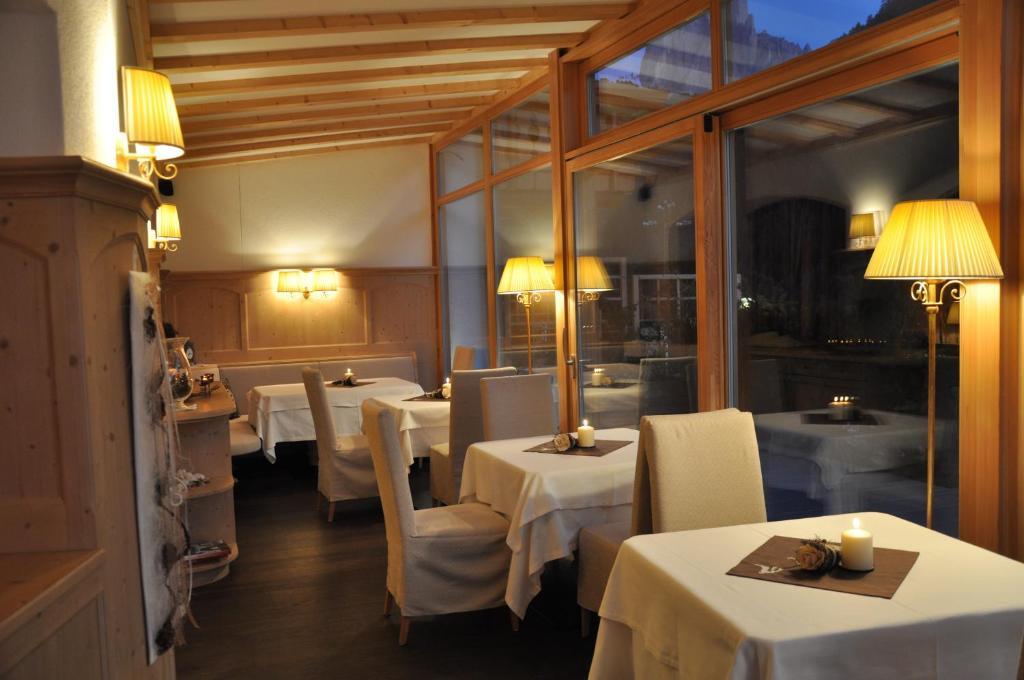 B&B Hotel Mirabel Urtijëi Dış mekan fotoğraf